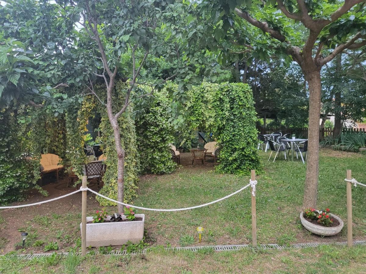 Alberg Restaurant Bellavista Santa Pau Zewnętrze zdjęcie